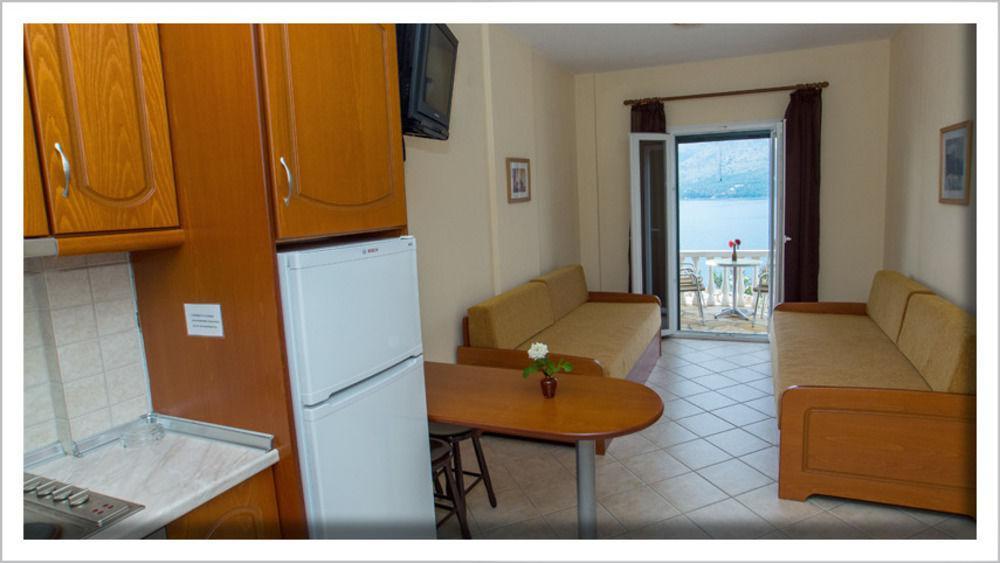 Blue Bay Apartments Сивота Экстерьер фото
